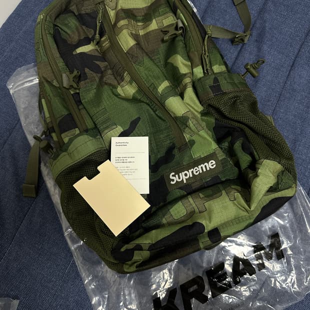 슈프림 백팩 우드랜드 카모 21FW 최상급