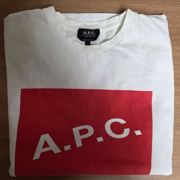 (L)A.P.C. 화이트  로고 반팔 티셔츠