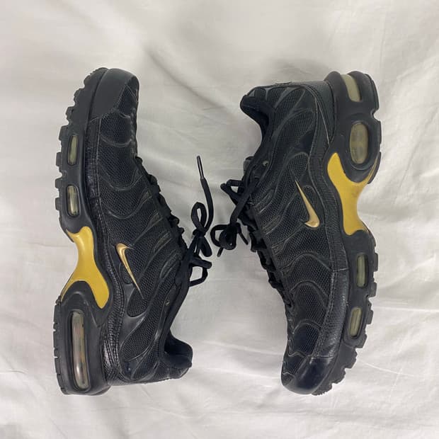 나이키 에어맥스 플러스 블랙골드 검금 275 <70>