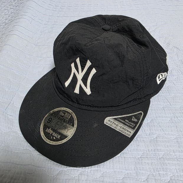 디스이즈네버댓 X 뉴에라 뉴욕양키스 레트로 크라운 캡 블랙