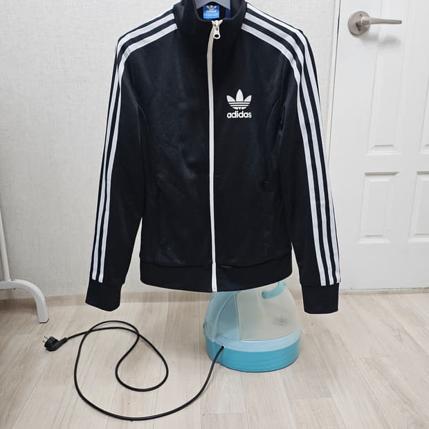 (90)S ☆초대장급☆ 아디다스 유로파 플라워안감 [검흰] 트랙탑져지