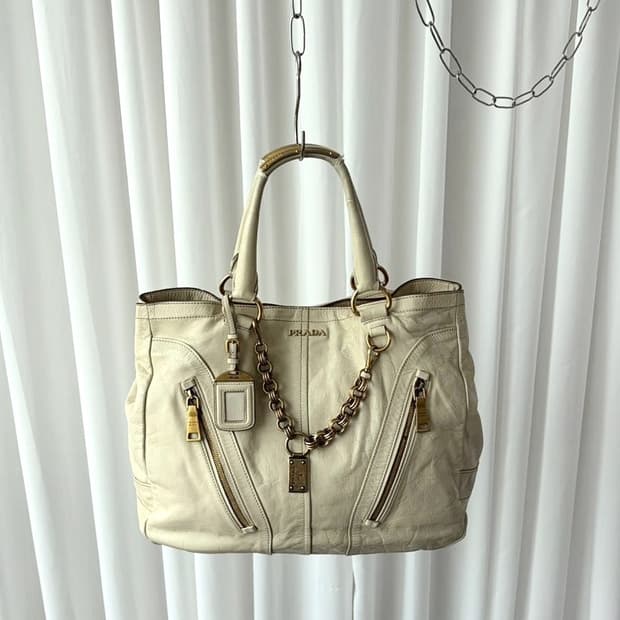 프라다 비텔로 샤인 체인 토트백
