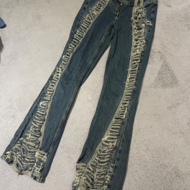 찢어진 청바지 접착제