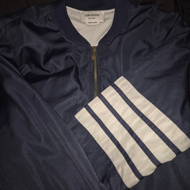 톰브라운 4바 봄버 바람막이 자켓 네이비