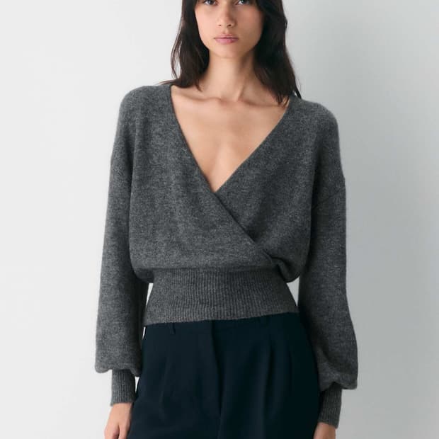 aritzia v-neck 랩 니트 스웨터