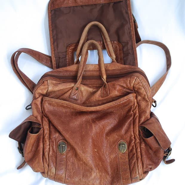 Reddish-brown leather 3way back