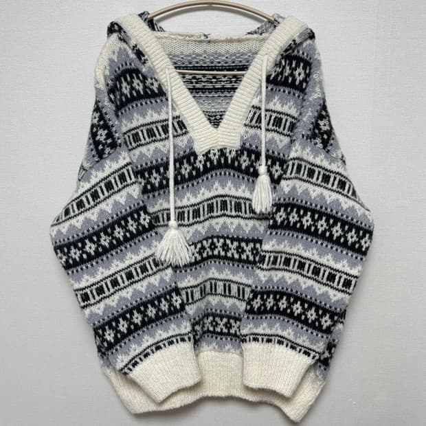 노르딕 벌룬 후드 니트