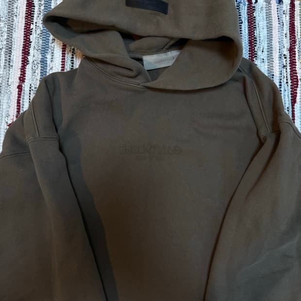 에센셜 릴렉스 후드티 우드