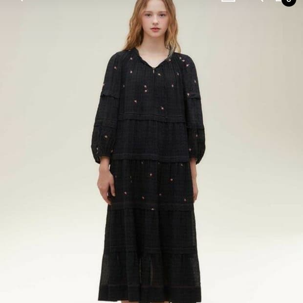 써스데이아일랜드 329000원 자수원피스 23년