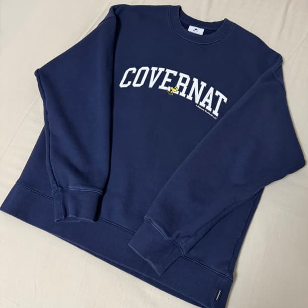 커버낫 우드스탁 아치로고 크루넥 맨투맨 네이비