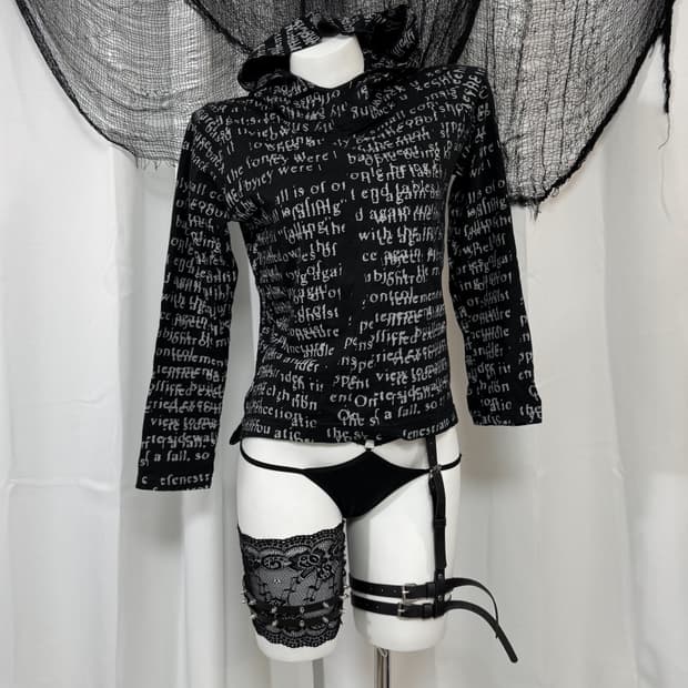 lettering hood t-shirt