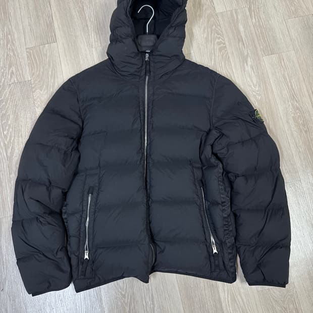 23FW L 스톤아일랜드 심리스터널 패딩 블랙