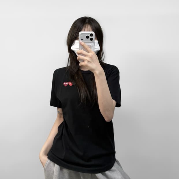 꼼데가르송 더블 하트 와펜 반팔티 블랙