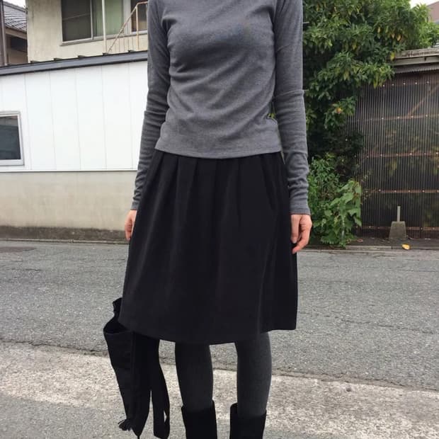 크렌 피치 미디 스커트