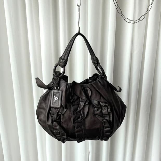 프라다 나파 러플 숄더백