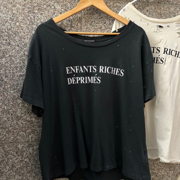 ERD 앙팡리쉬 데프리메 데미지 레터링 티셔츠