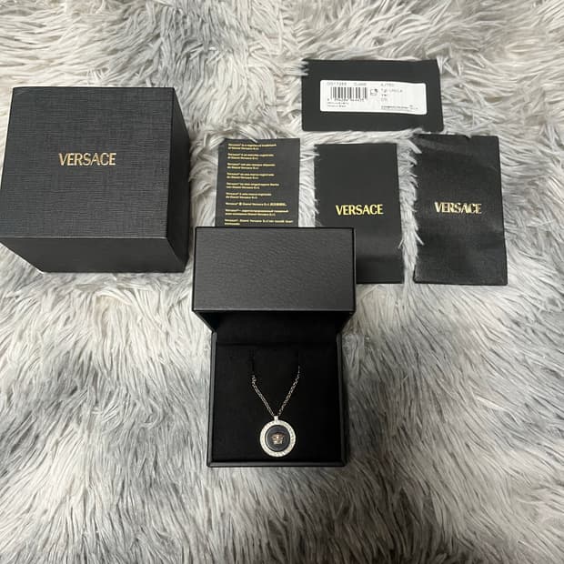 베르사체 메두사 목걸이