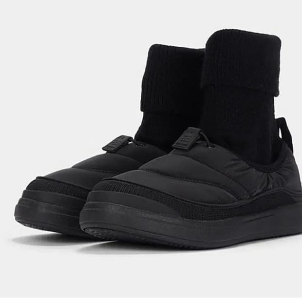 시스템 패딩 니트 스니커즈