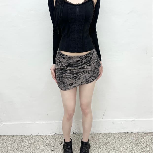 Black lace line sleeveless