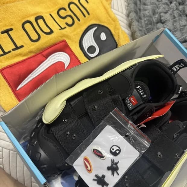 나이키 x CPFM 에어 플리 2 블랙 앨러배스터