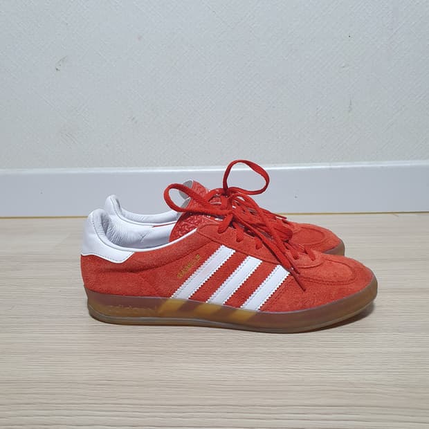아디다스 가젤 인도어 레드 스웨이드 스니커즈 240