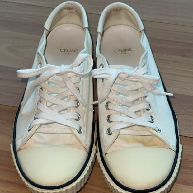 셀린느 블랭크 레이스업 스니커즈 판매합니다.