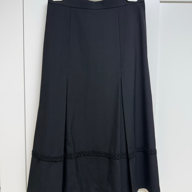 Comme des Garcons 꼼데가르송 블랙 미디 스커트