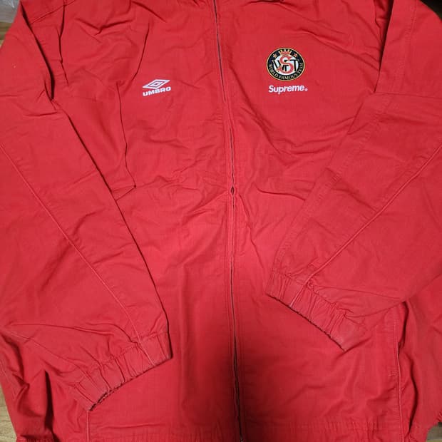 슈프림 엄브로 트랙자켓 xl