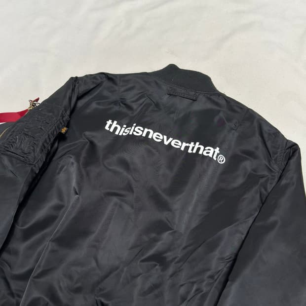 L 알파인더스트리 X 디스이스네버댓 리버시블 항공 자켓