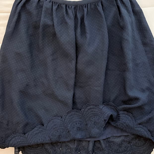 모리걸 도트 레이스 네이비 미디 스커트