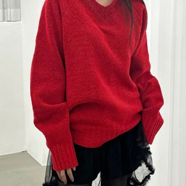 브이넥니트 레드 