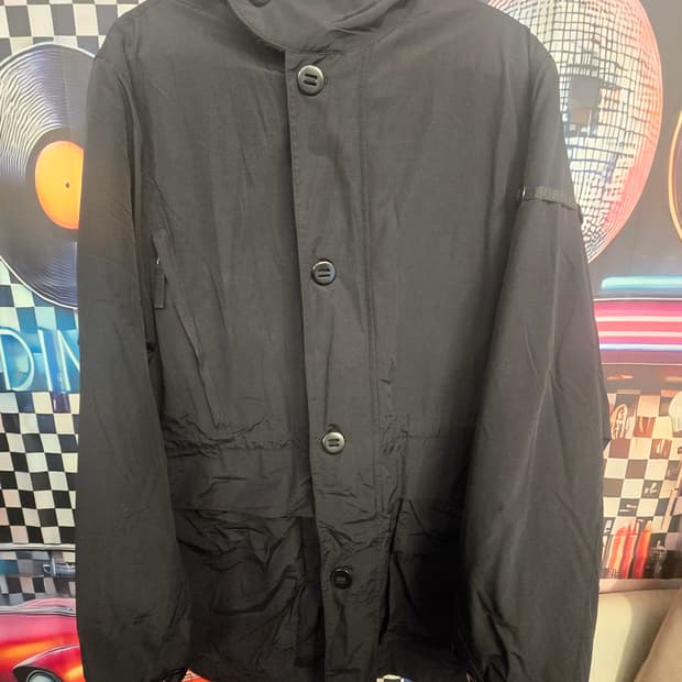 버버리(Burberry) 블랙 후드 재킷