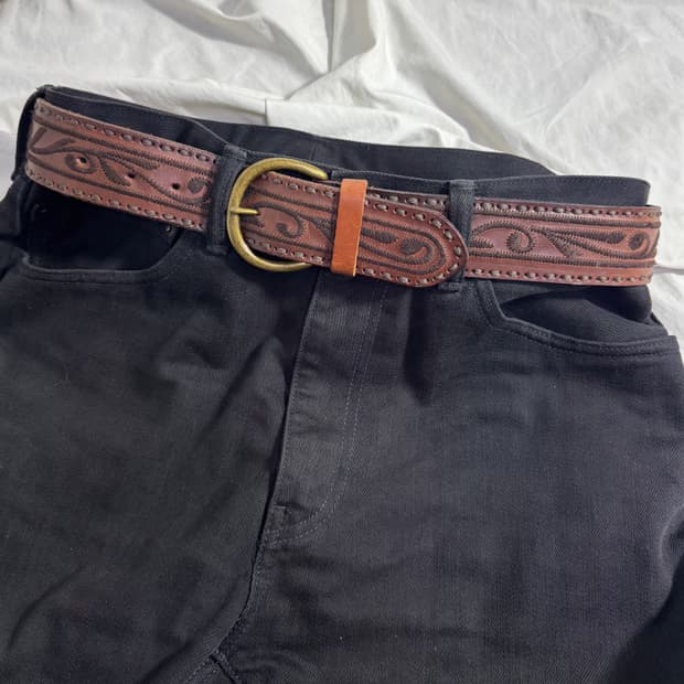 빈티지 오리엔탈 스키치 레더 벨트