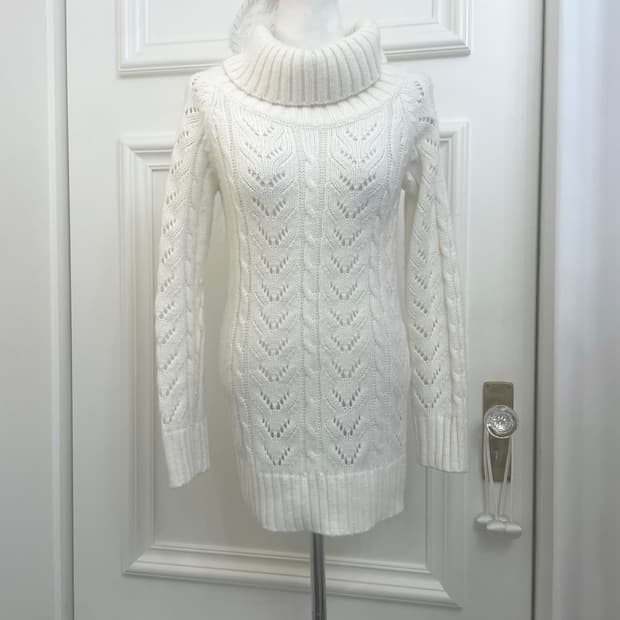 LIZ LISA ivory crochet long sweater