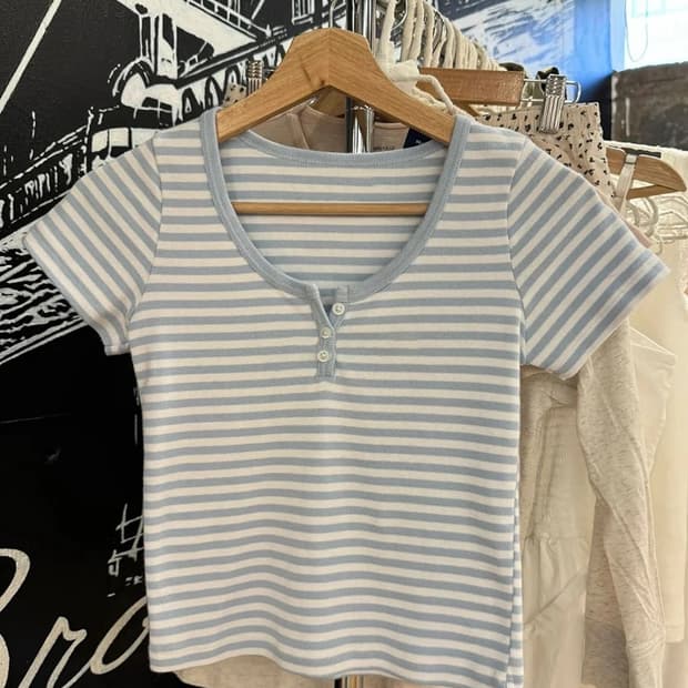 에이블리 지그재그 스트라이프 빈티지 스카이블루 모리걸 반팔 티셔츠