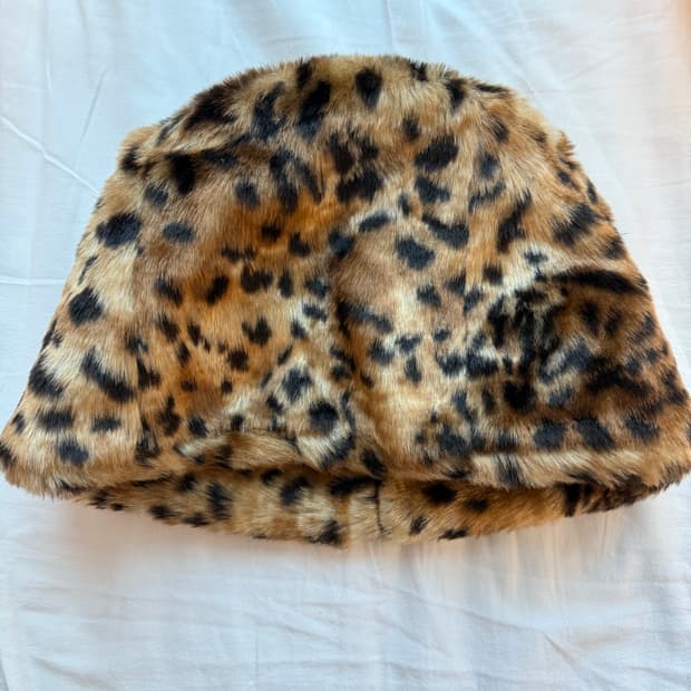 어썸니즈 레오파드 퍼 버킷