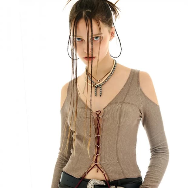 아웃엑소 Gigi shoulder open top beige
