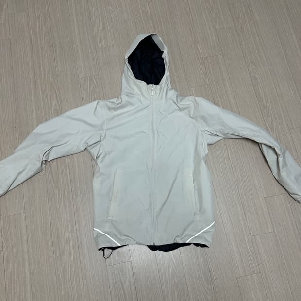 아크테릭스 솔라노 후디 코쿤