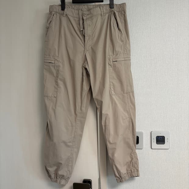 유니클로 베이지 조거팬츠