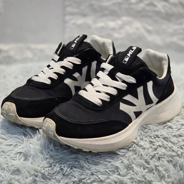 6q-24:MLB 에센셜 로고 스니커 블랙 (230cm)