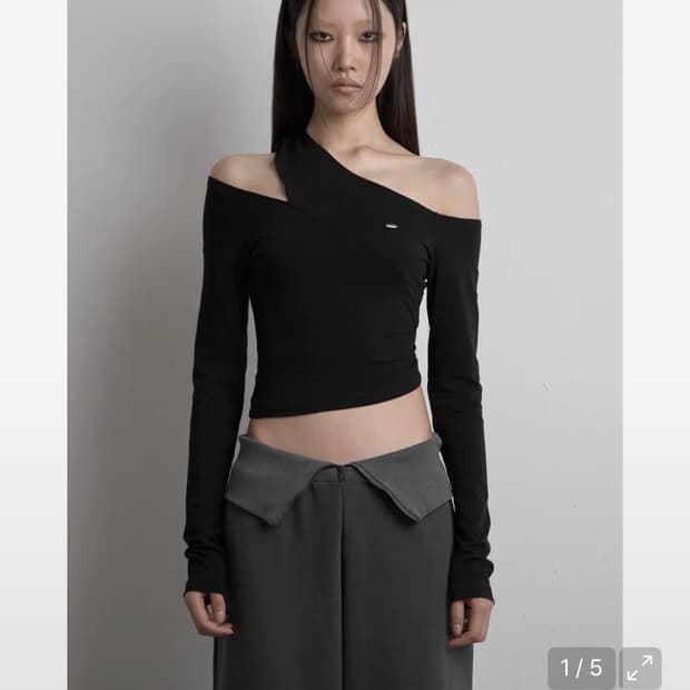 시너진 셔링 언발란스 롱 슬리브