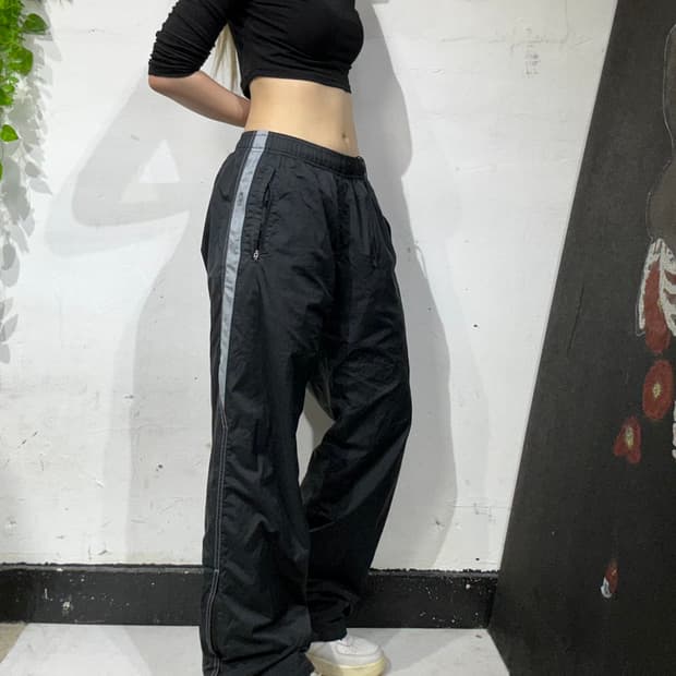 언더아머 블랙 와이드 사이드 라인 트랙 팬츠 M