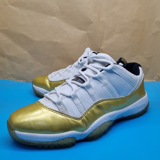 나이키 조던11 로우 클로징 골드 290