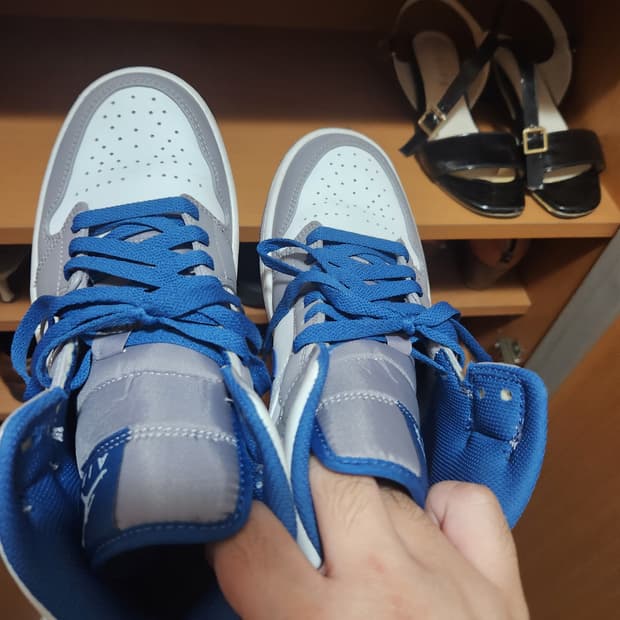 조던 시멘트블루 us8 260mm