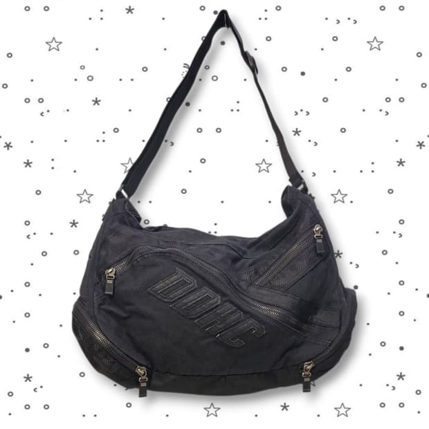 DOHC Y2K 하프문 블랙 숄더백