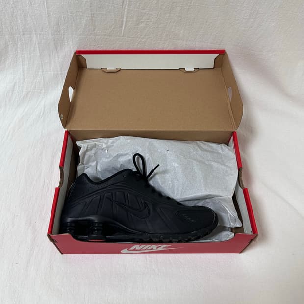 나이키 샥스 R4 블랙 250mm