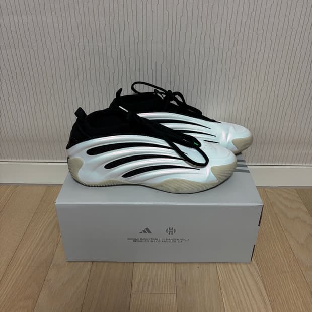 아디다스 하든 볼륨9 (270사이즈)