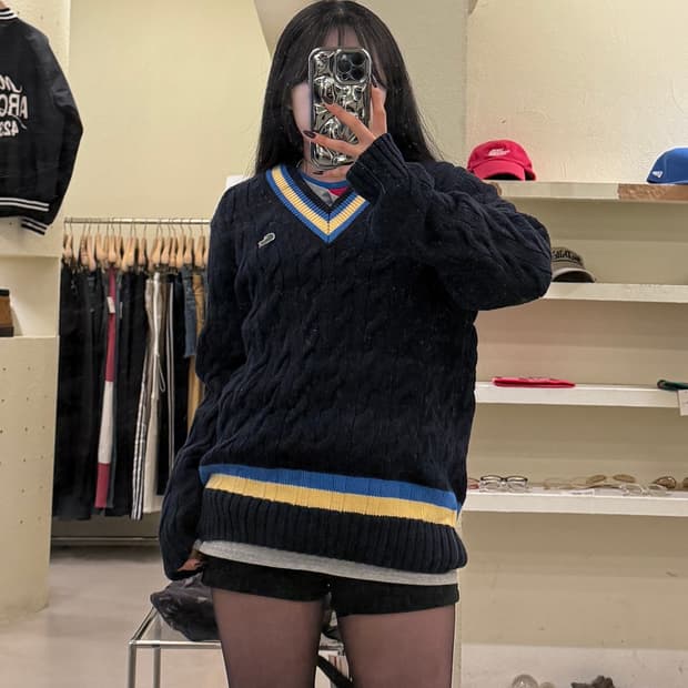 라코스테 브이넥 케이블 배색 니트 U1440
