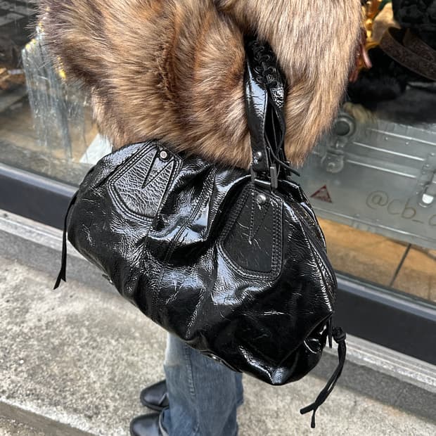 00s 프란체스코 비아시아 페이턴트 가죽 코셋 백