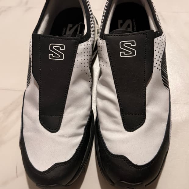살로몬 x 꼼데가르송 옴므 플러스 SR901E 화이트 블랙